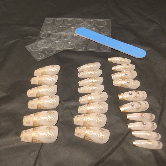 Celestial 24pc Sun/Moon Evil Eye Rhinestone Embellished Fake Nails NIB - Picture 8 of 9